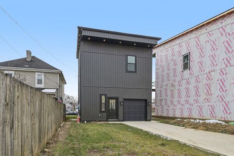 Tiny photo for 92 E Innis Avenue, Columbus, OH 43207 (MLS # 225045242)