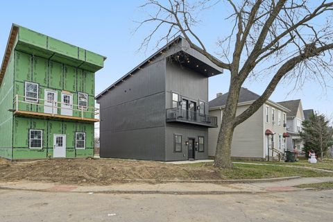 Tiny photo for 92 E Innis Avenue, Columbus, OH 43207 (MLS # 225045242)