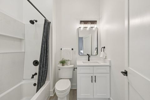 Tiny photo for 92 E Innis Avenue, Columbus, OH 43207 (MLS # 225045242)