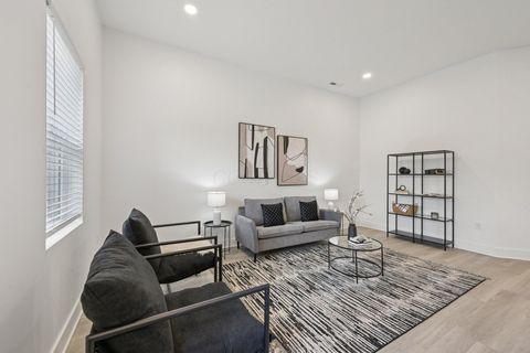 Tiny photo for 92 E Innis Avenue, Columbus, OH 43207 (MLS # 225045242)