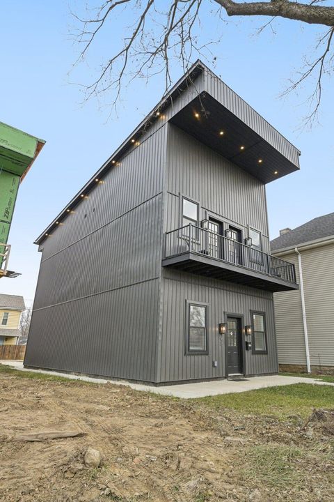 Tiny photo for 92 E Innis Avenue, Columbus, OH 43207 (MLS # 225045242)