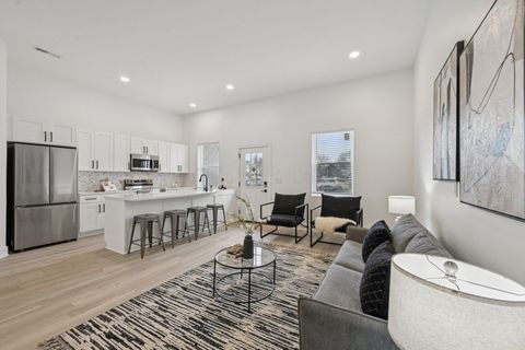 Tiny photo for 92 E Innis Avenue, Columbus, OH 43207 (MLS # 225045242)