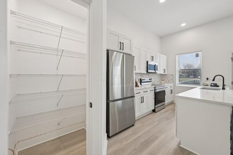 Tiny photo for 92 E Innis Avenue, Columbus, OH 43207 (MLS # 225045242)