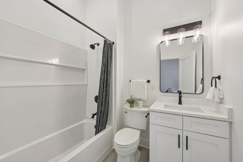 Tiny photo for 92 E Innis Avenue, Columbus, OH 43207 (MLS # 225045242)