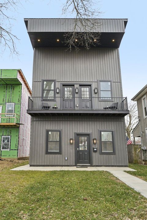 Photo of 92 E Innis Avenue, Columbus, OH 43207 (MLS # 225045242)