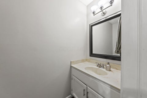 Tiny photo for 516 Stedway Court, Columbus, OH 43230 (MLS # 226027742)