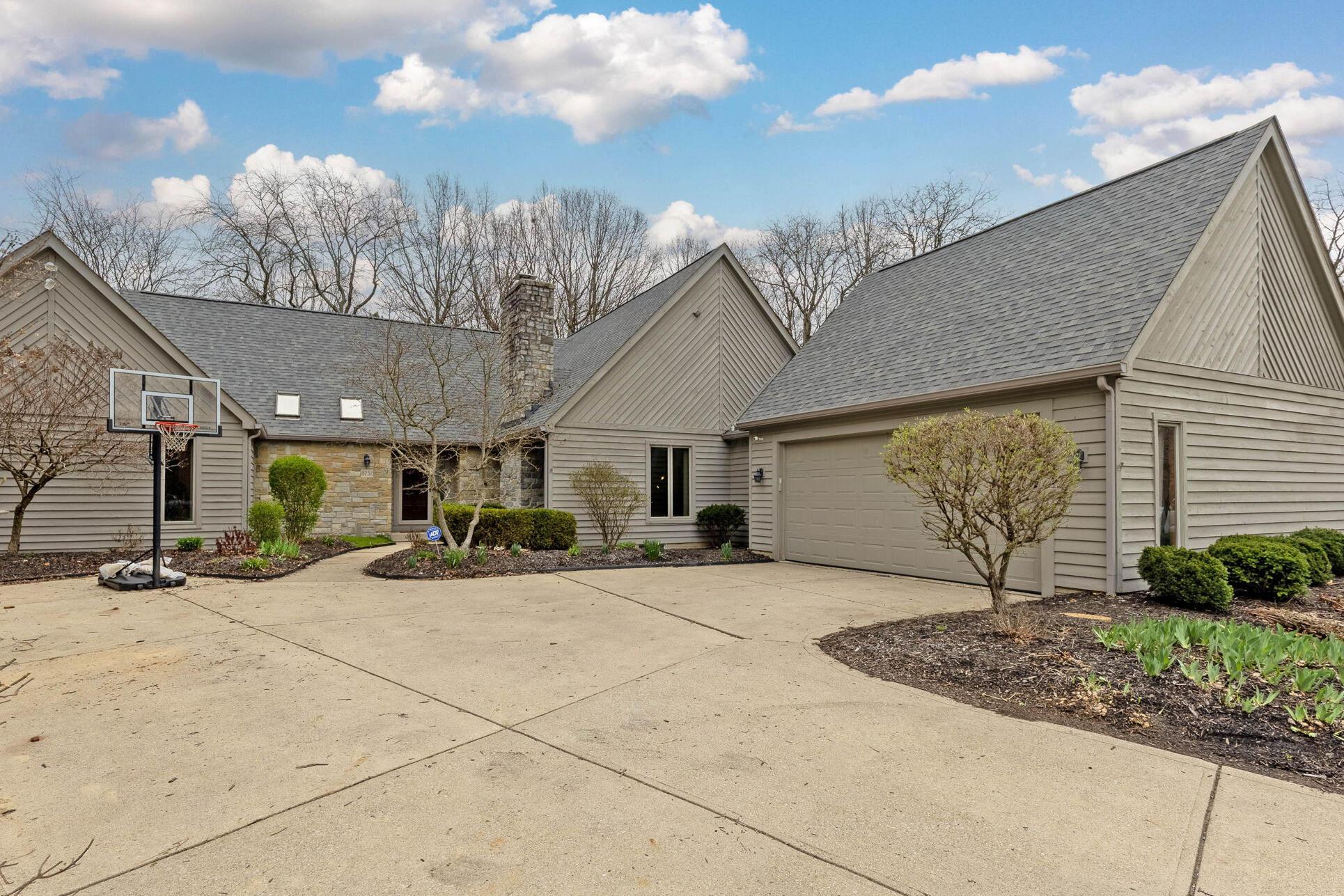 8252 Northwoods Court, Columbus, Ohio image 1