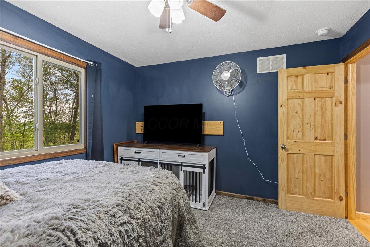 102 Mohawk Lane, Sugar Grove, Ohio image 11