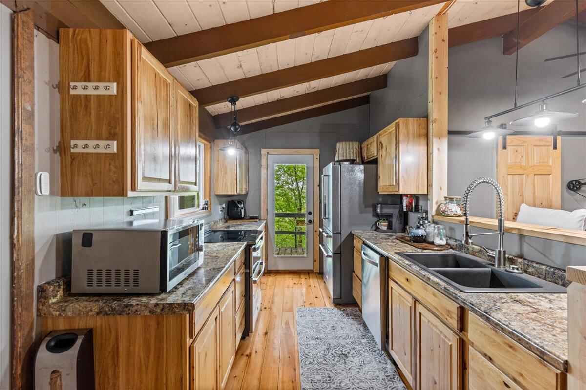 102 Mohawk Lane, Sugar Grove, Ohio image 5