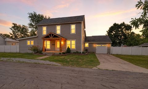 Homes For Sale - 8 Fleetwood Avenue<br/> Jackson, OH 45640