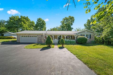 Photo of 800 White Oak Drive, Springfield, OH 45504 (MLS # 226023226)
