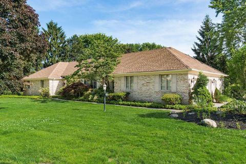 Homes For Sale - 125 W Campus View Boulevard<br/> Franklin County, Columbus, OH 43235