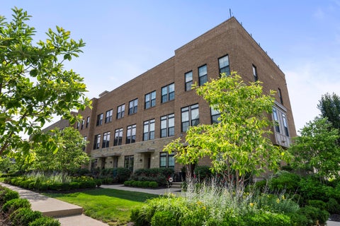 Tiny photo for 976 Pullman Place 26 #26, Grandview Heights, OH 43212 (MLS # 226036248)