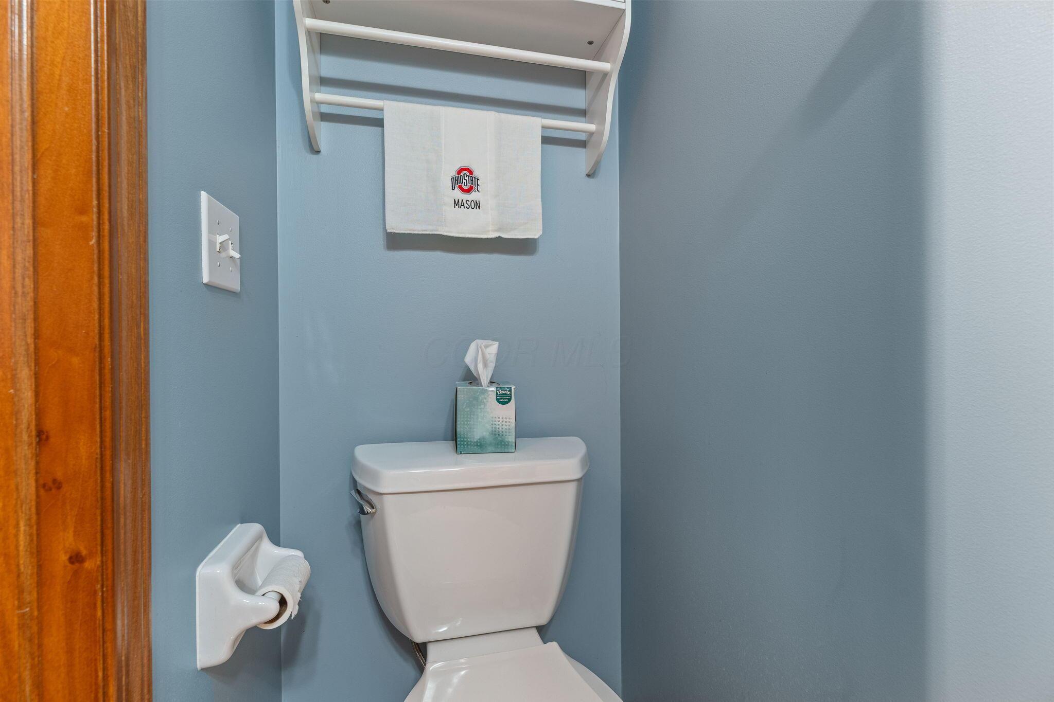 5037 Langcroft Drive, Hilliard, Ohio image 32