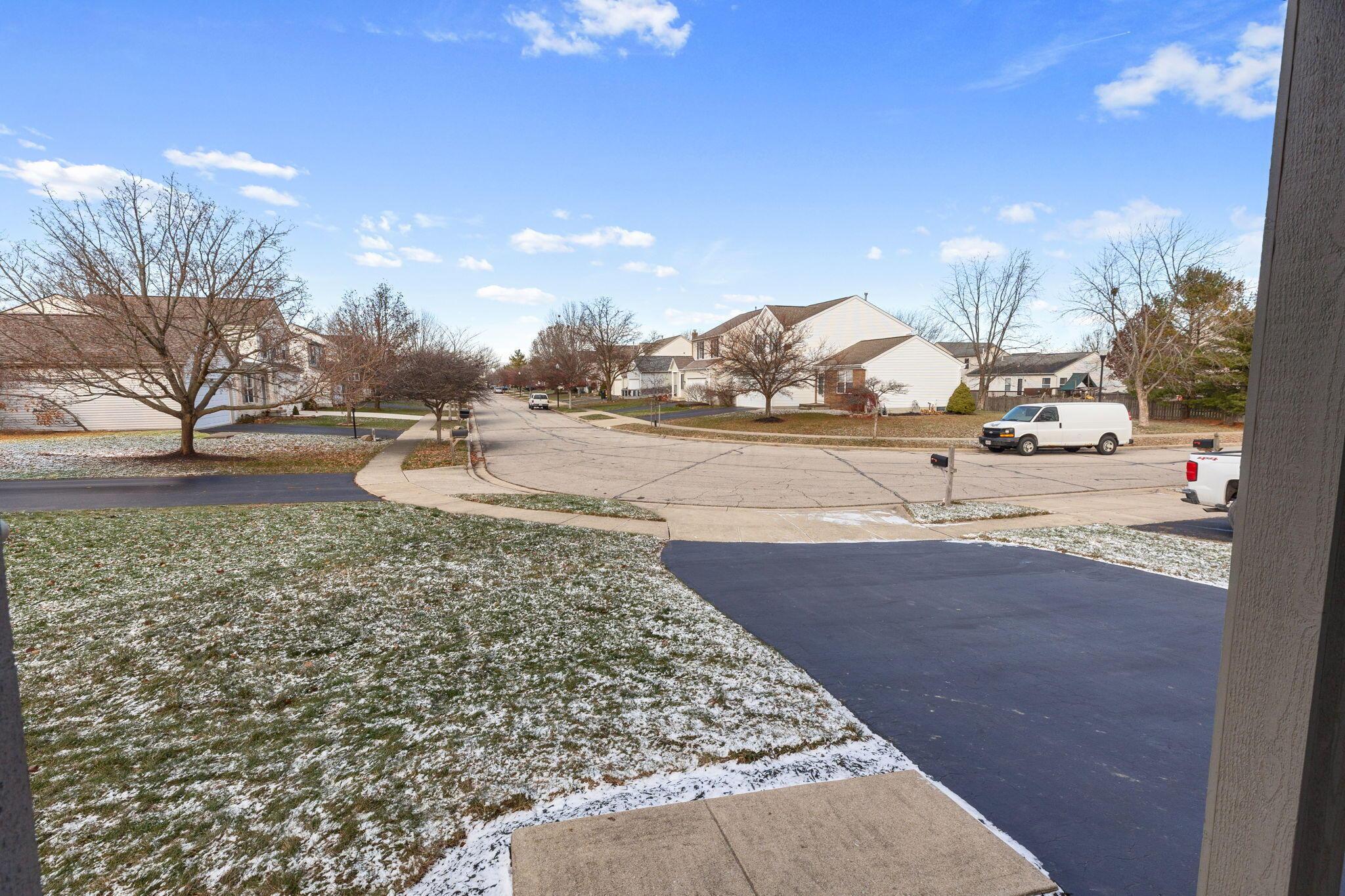 5037 Langcroft Drive, Hilliard, Ohio image 10