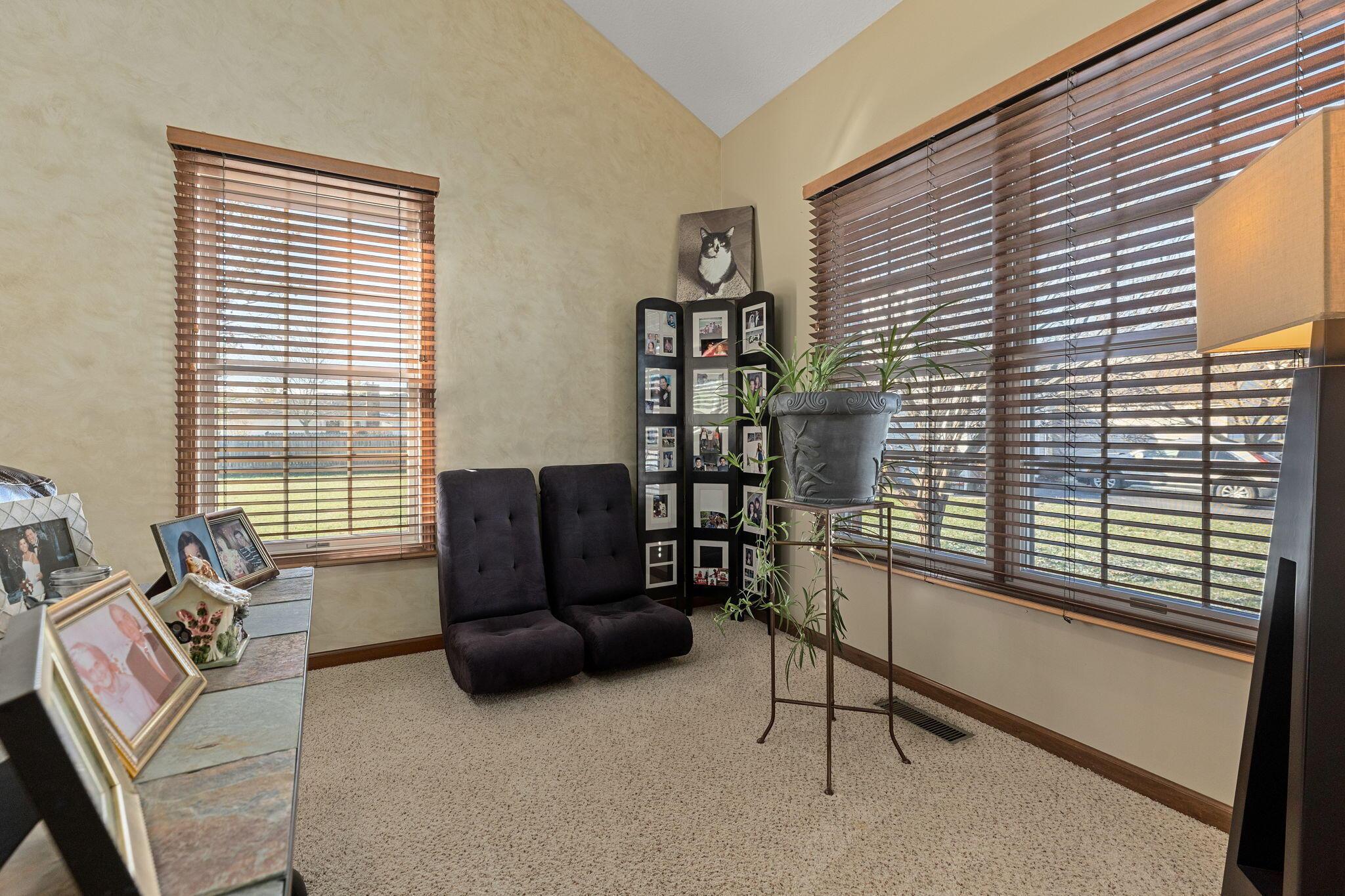5037 Langcroft Drive, Hilliard, Ohio image 16