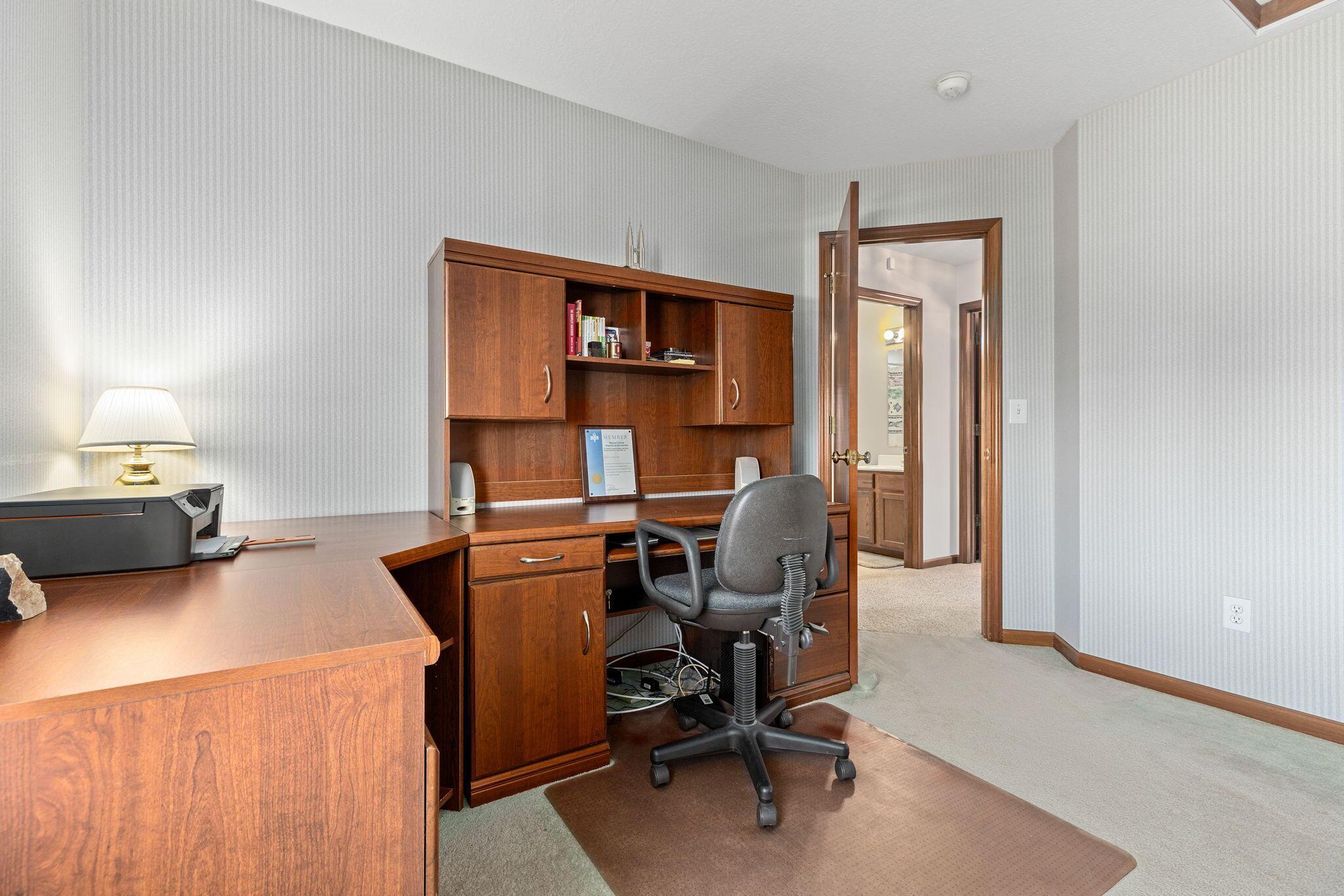 5037 Langcroft Drive, Hilliard, Ohio image 43