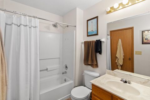 Tiny photo for 6069 Blendon Chase Drive 17 #17, Westerville, OH 43081 (MLS # 225045900)