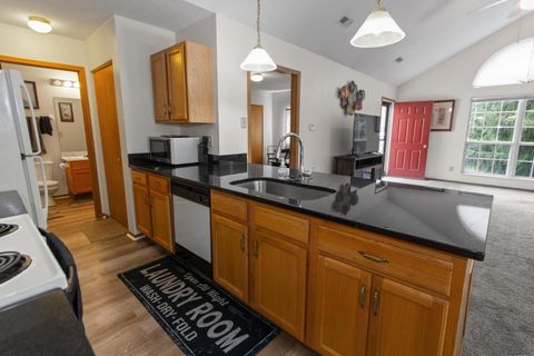 Tiny photo for 6069 Blendon Chase Drive 17 #17, Westerville, OH 43081 (MLS # 225045900)