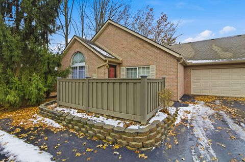 Tiny photo for 6069 Blendon Chase Drive 17 #17, Westerville, OH 43081 (MLS # 225045900)