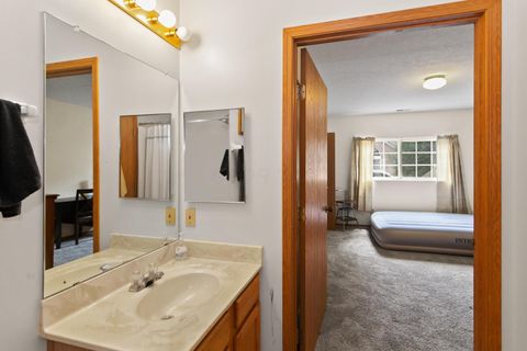 Tiny photo for 6069 Blendon Chase Drive 17 #17, Westerville, OH 43081 (MLS # 225045900)