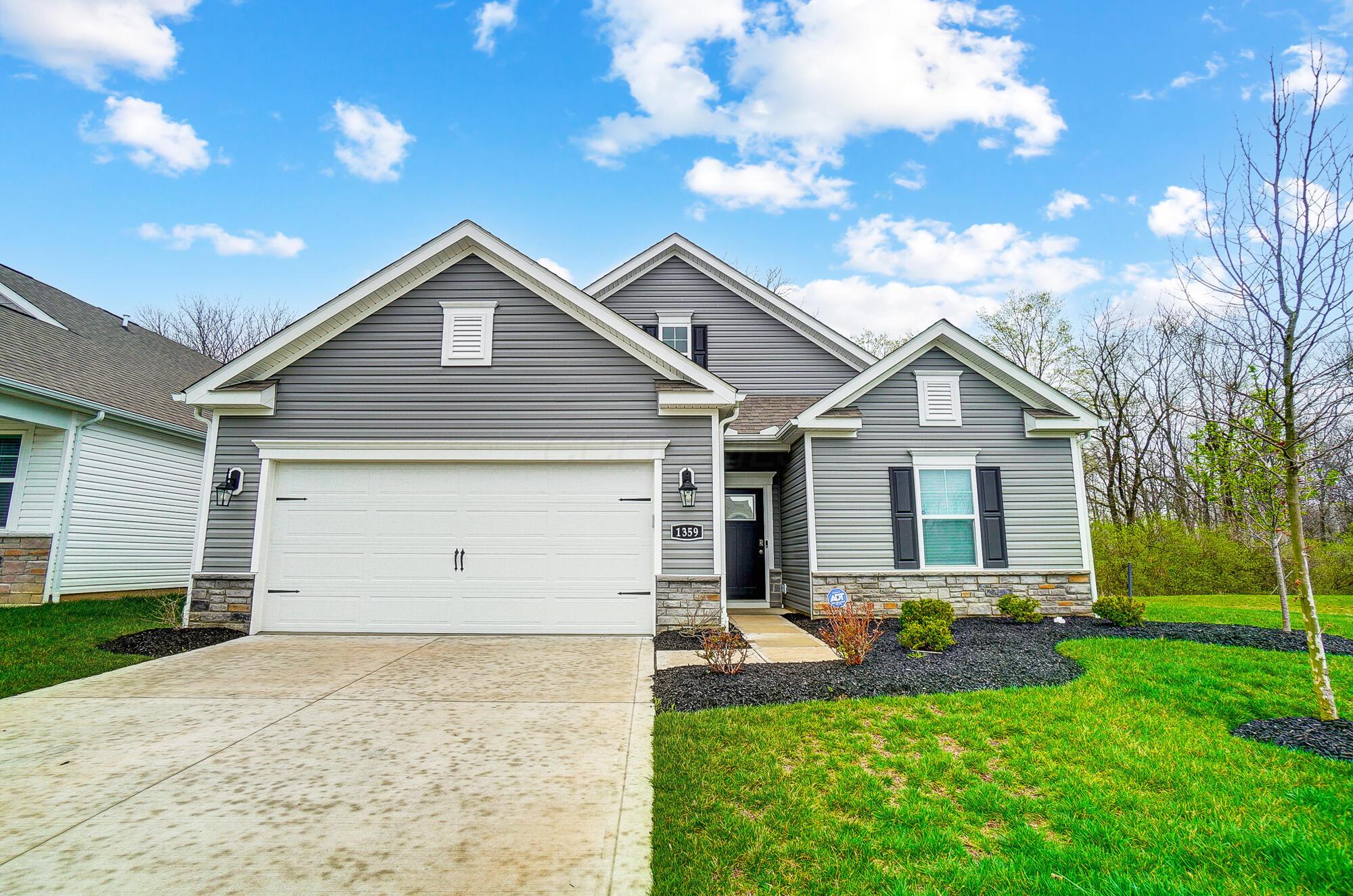 1359 Kinghorn Circle, Grove City, Ohio image 1