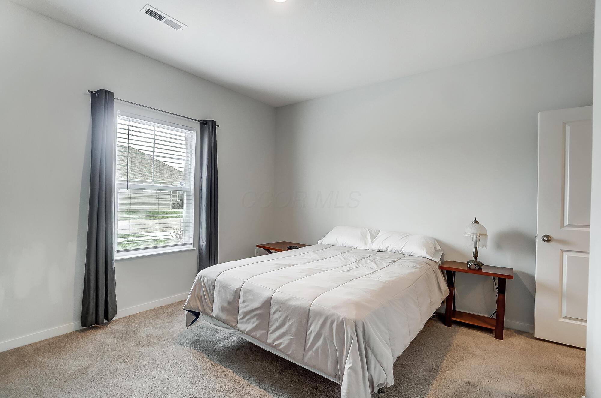 1359 Kinghorn Circle, Grove City, Ohio image 32