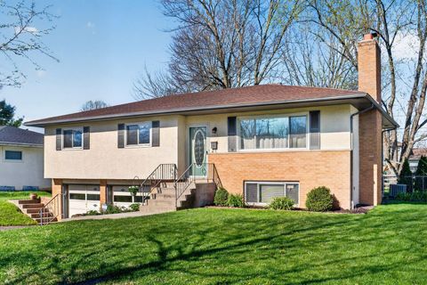 Photo of 5513 Redwood Road, Columbus, OH 43229 (MLS # 226011233)
