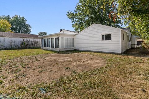 Tiny photo for 2608 Hubbell Road, Columbus, OH 43232 (MLS # 226000719)