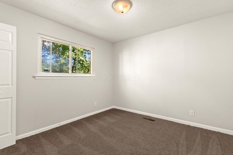 Tiny photo for 2608 Hubbell Road, Columbus, OH 43232 (MLS # 226000719)