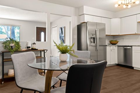 Tiny photo for 2608 Hubbell Road, Columbus, OH 43232 (MLS # 226000719)