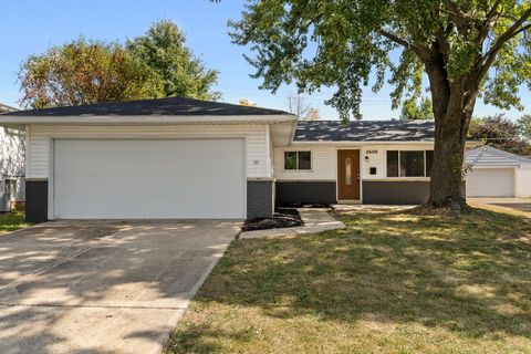 Tiny photo for 2608 Hubbell Road, Columbus, OH 43232 (MLS # 226000719)