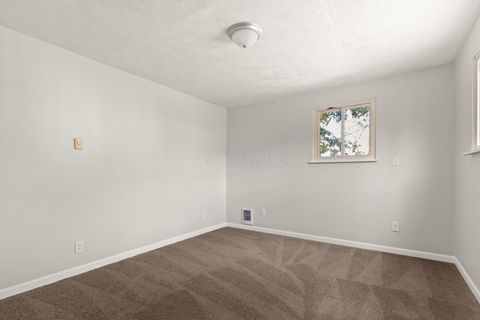 Tiny photo for 2608 Hubbell Road, Columbus, OH 43232 (MLS # 226000719)