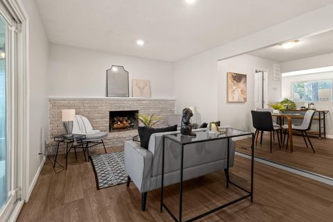 Tiny photo for 2608 Hubbell Road, Columbus, OH 43232 (MLS # 226000719)