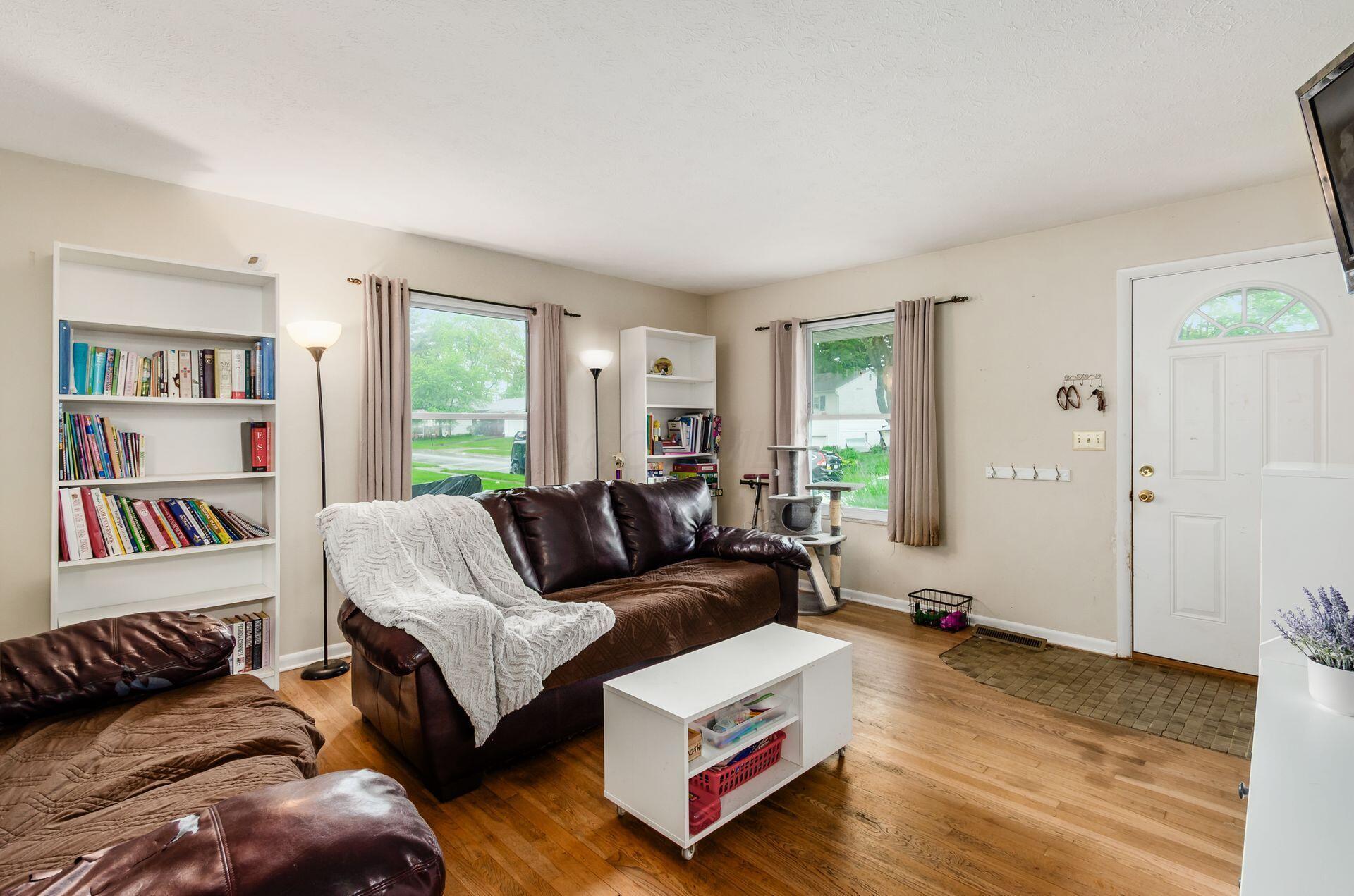 3408 Dahlgreen Drive, Westerville, Ohio image 3