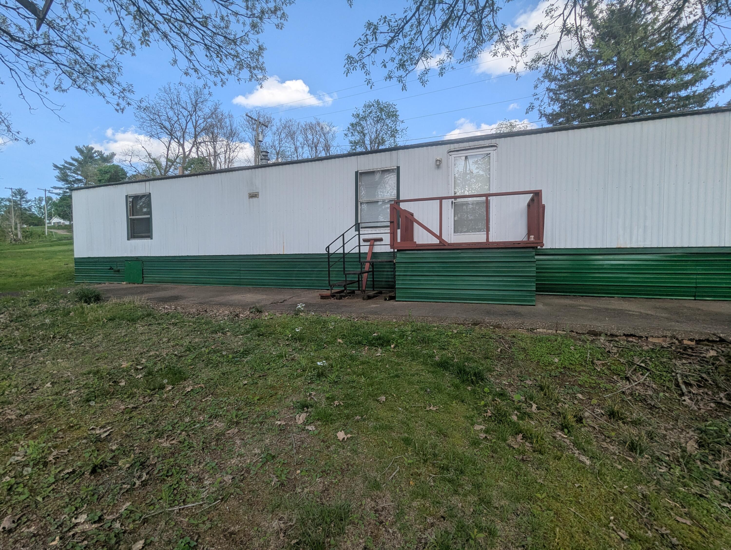 200 Ann Street, New Straitsville, Ohio image 26