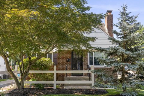 Photo of 153 Chase Road, Columbus, OH 43214 (MLS # 225039036)