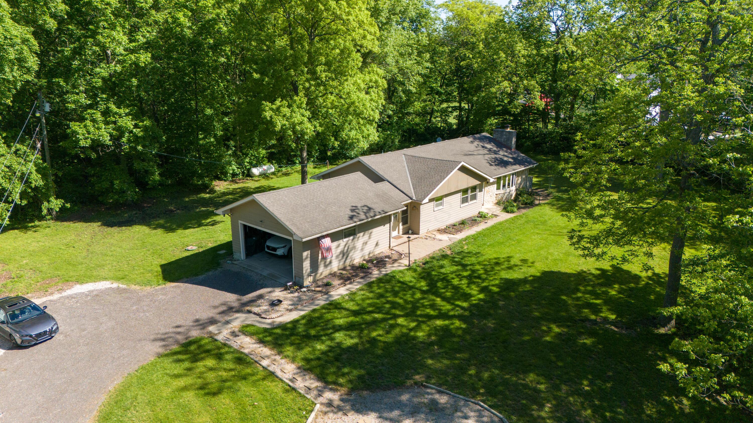 9442 Mitchell Dewitt Road, Plain City, Ohio image 2