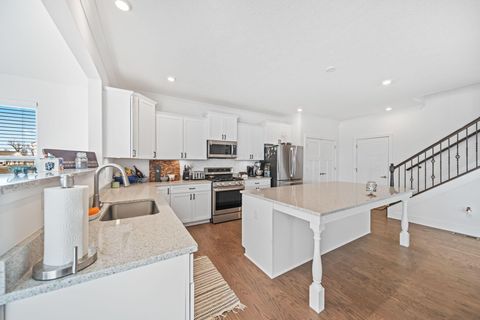 Tiny photo for 507 Walker Pointe Drive, Commercial Point, OH 43116 (MLS # 225045166)