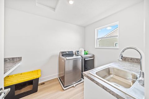 Tiny photo for 507 Walker Pointe Drive, Commercial Point, OH 43116 (MLS # 225045166)