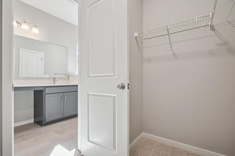 Tiny photo for 3046 Darby Downs Road, Grove City, OH 43123 (MLS # 225022185)