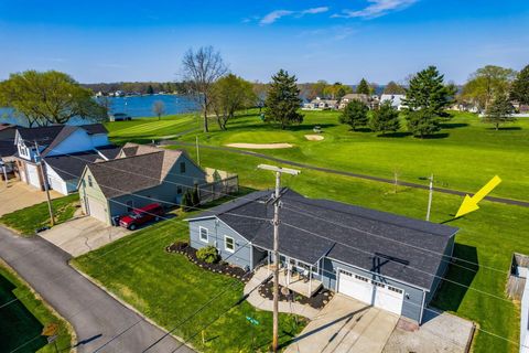 Photo of 580 Coshocton Avenue, Thornville, OH 43076 (MLS # 226011424)