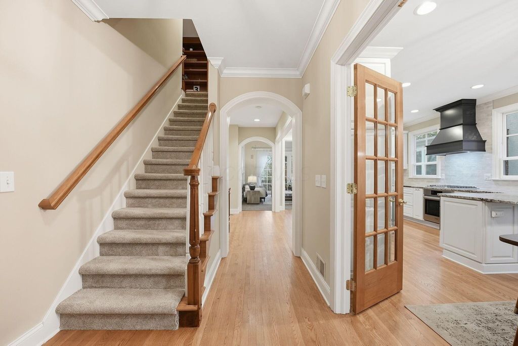 Photo of 1359 White Oak Lane, New Albany, OH 43054 (MLS # 226000109)