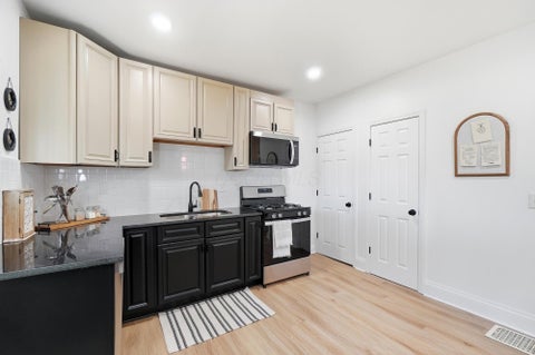 Tiny photo for 108 S Princeton Avenue, Columbus, OH 43222 (MLS # 226037176)