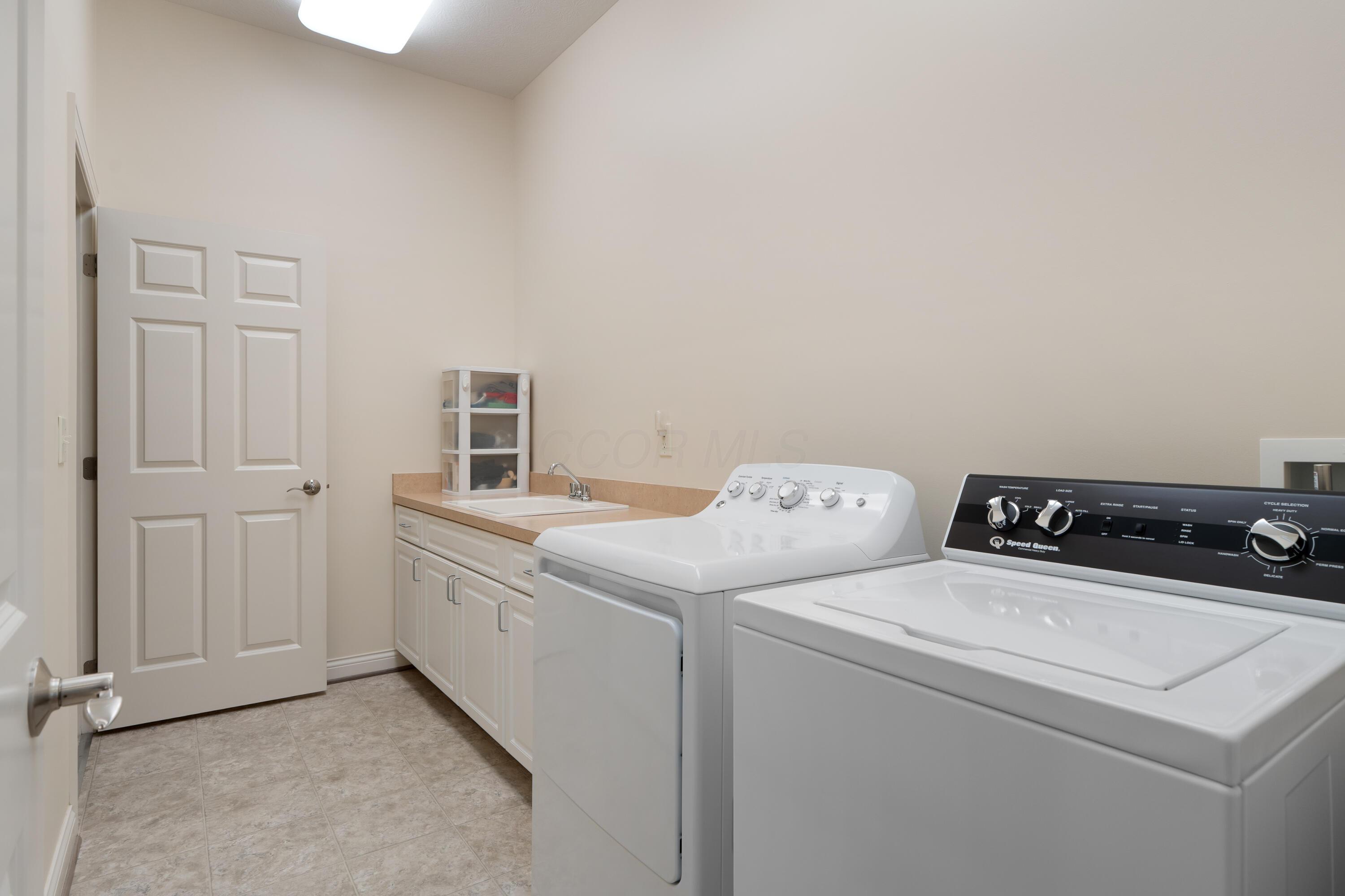 8217 Dolman Drive, Powell, Ohio image 30
