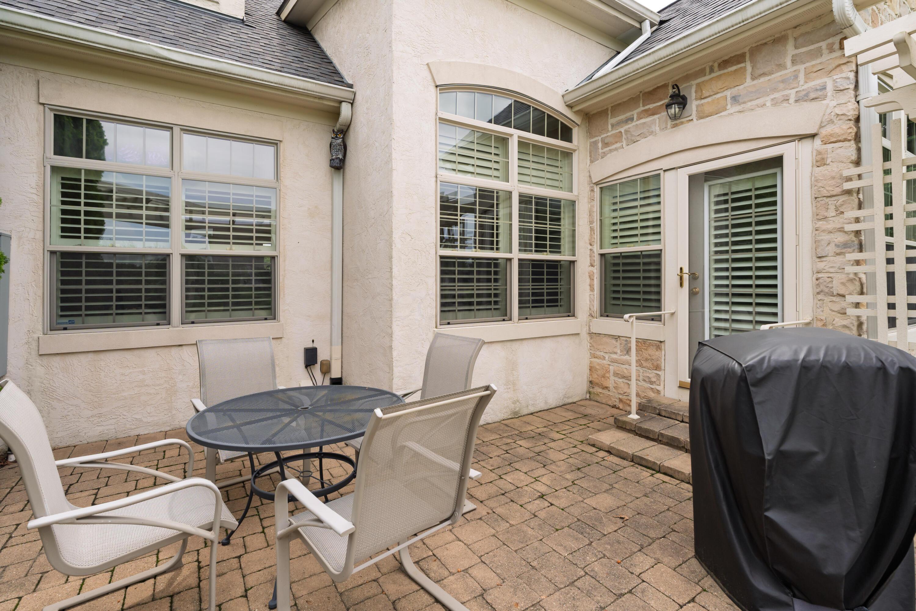 8217 Dolman Drive, Powell, Ohio image 45