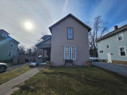 Photo of 701 Springmill Street, Mansfield, OH 44903 (MLS # 226001191)