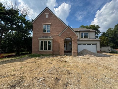Photo of 2450 Sandover Road, Columbus, OH 43220 (MLS # 225025198)