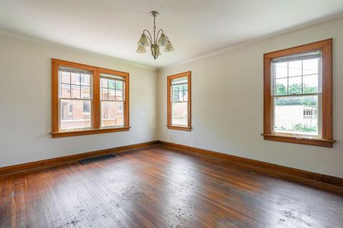 Tiny photo for 549 E North Broadway Street, Columbus, OH 43214 (MLS # 226025515)