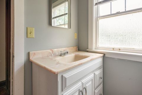 Tiny photo for 549 E North Broadway Street, Columbus, OH 43214 (MLS # 226025515)